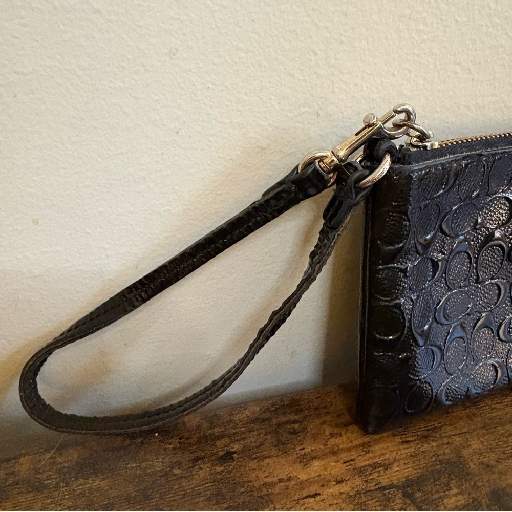 Coach | Corner Zip Wristlet Debossed Leather, Black - Picture 8 of 13